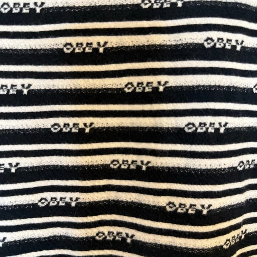 Obey Striped Logo Tee Black White Y2K Streetwear‎ Skatercore 90s Hype Graphic M